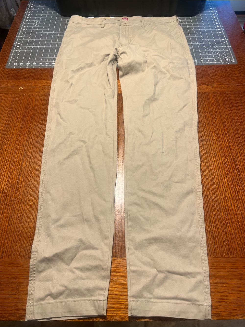 Levi's Men's Khaki xxx Straight-Leg Chinos